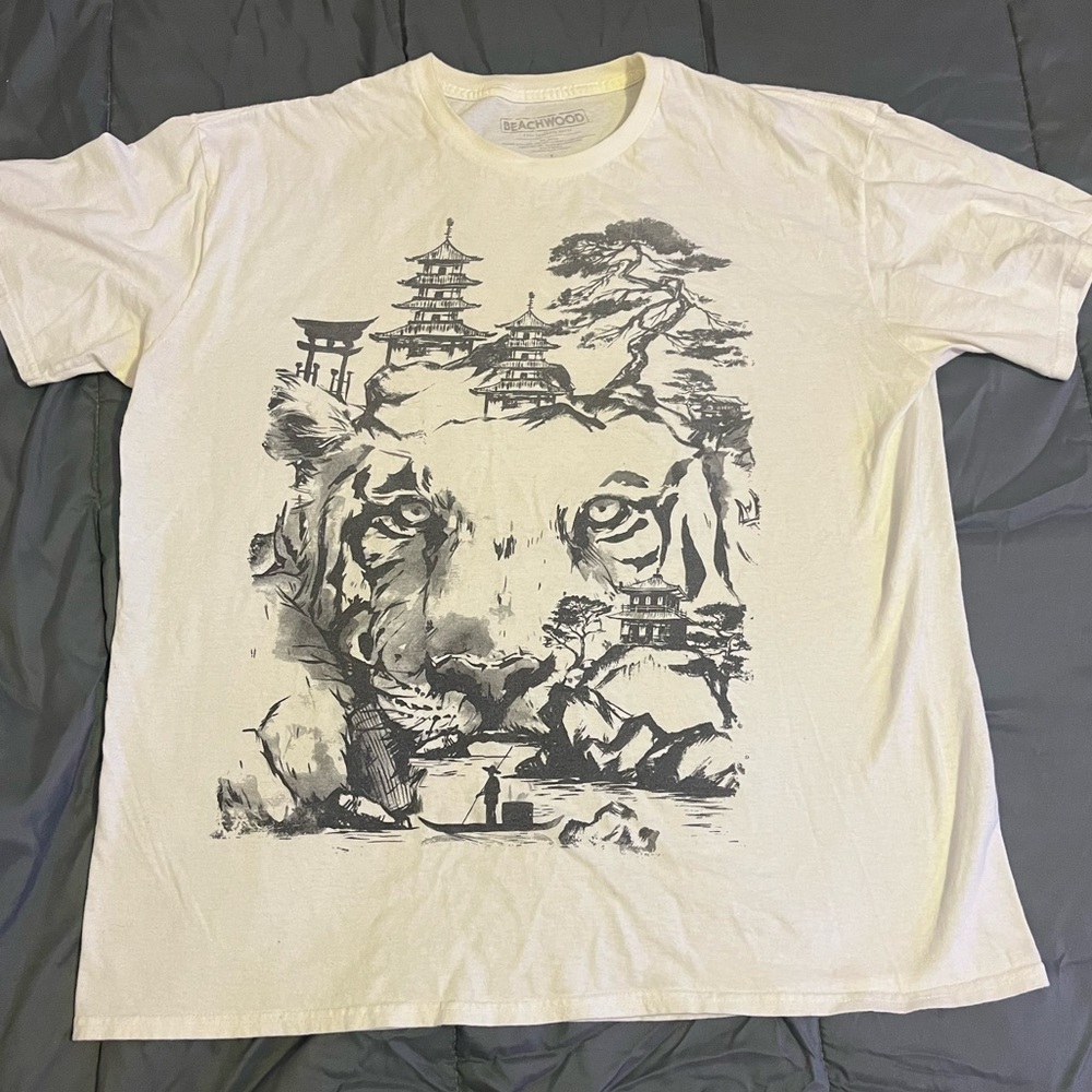 “Tiger Hidden In The Forest” Japanese Nature T Shirt Size Large Beachwood